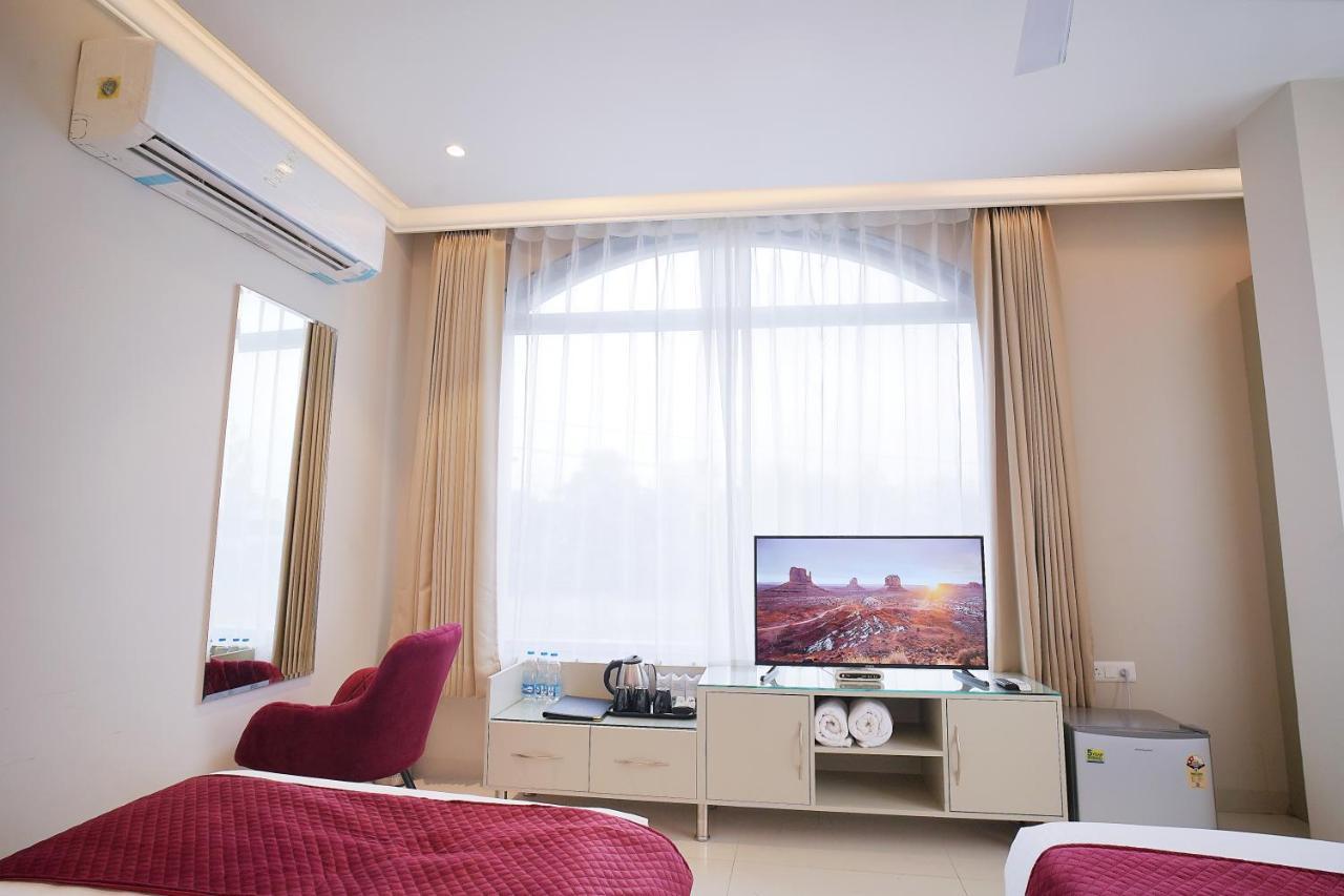 Hotel Green Land Heights อัมริตสา ภายนอก รูปภาพ